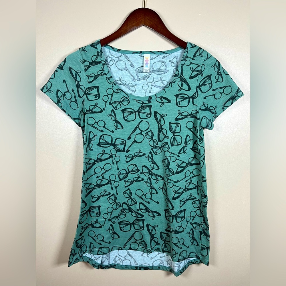 Glasses covered, Lularoe classic T
